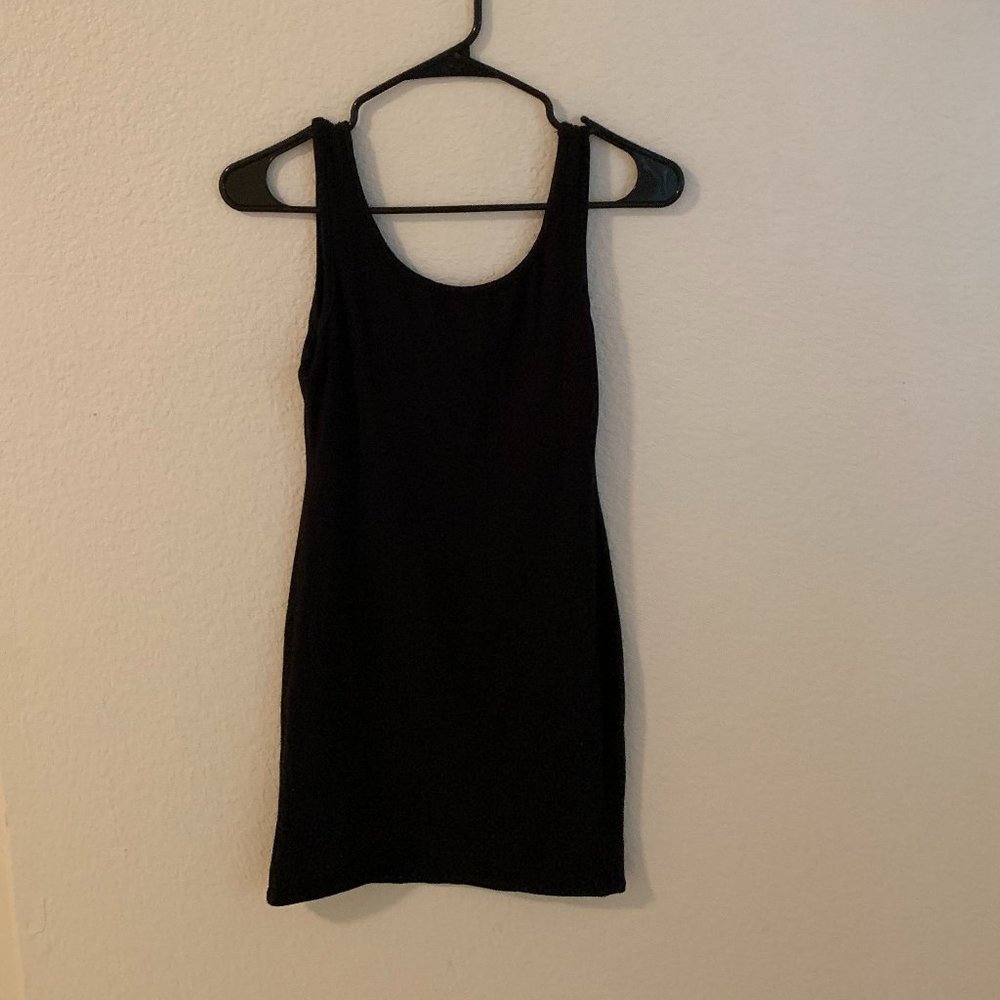 black delias scoop neck bodycon dress